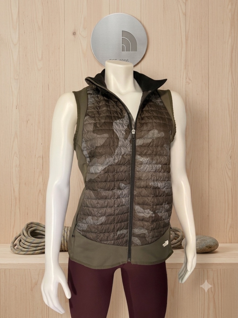 The North Face Camo Quilted Vest Women’s Size Large